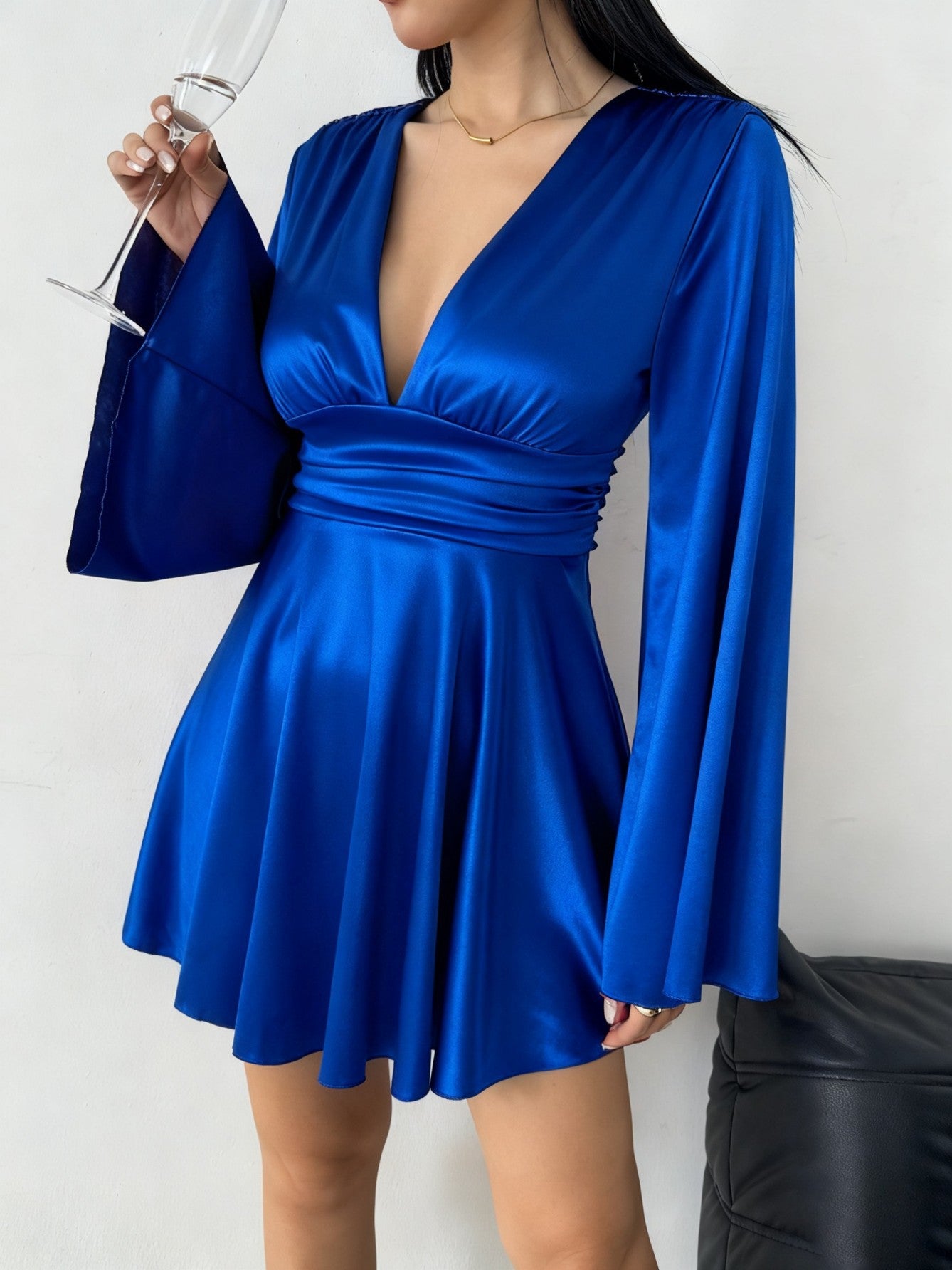 Women's Solid-Color V-Neck High-End Long-Sleeve Dress