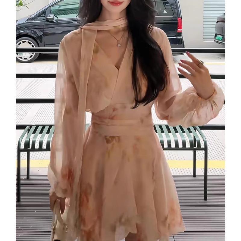 Elegant French-style Floral-print V-neck Long-sleeve Dress