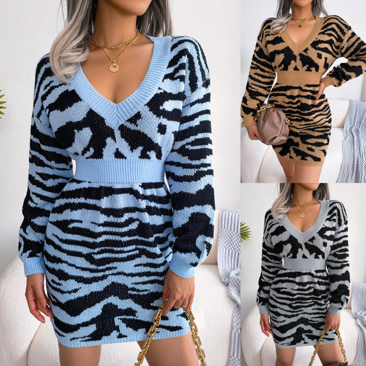 Women's Fashionable Tiger-print Sweater Dress With Lantern Sleeves And A Fitted Waist