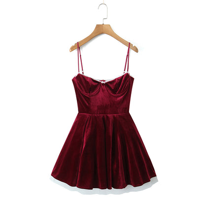 High-end Velvet Slip Dress With A Cinched Waist And Voluminous Skirt